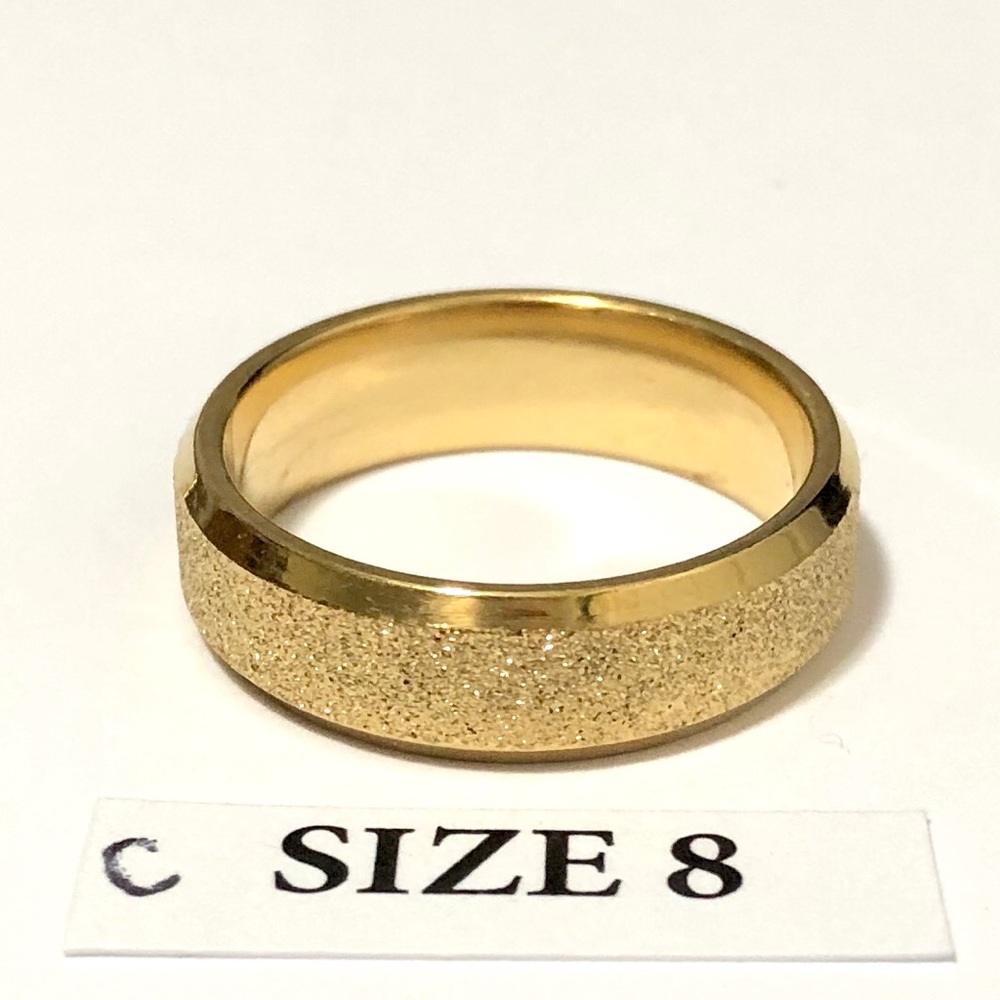 Men’s / Women’s Frosted Gold Tone Ring, Size 8